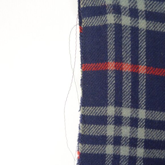 Vtg Burberrys Nova Check Cashmere Scarf Made In England, Sz 54 in x 11.25 in - Picture 6 of 11